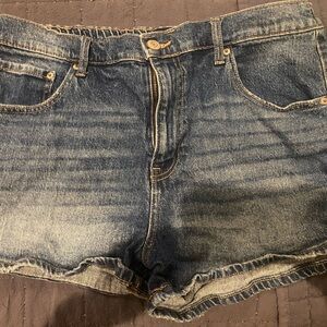 Aeropostale Mom Denim Shorts in Light Blue Wash